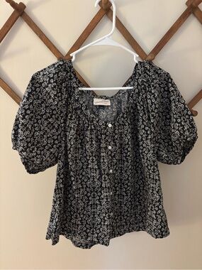Universal Thread Black and White Floral Puff-Sleeve Button Blouse